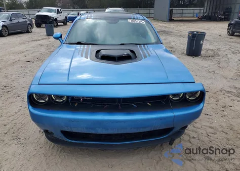 2015 Dodge Challenger Sxt z USA, uszkodzony, nr VIN 2C3CDZAT7FH782806